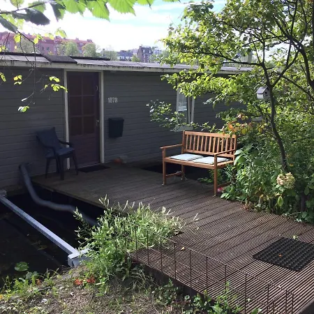 Tiny Houseboat B&B On The Amstel River Amsterdam Exterior photo